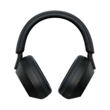 Sony WH-1000XM5, black, front angled 3/4 view