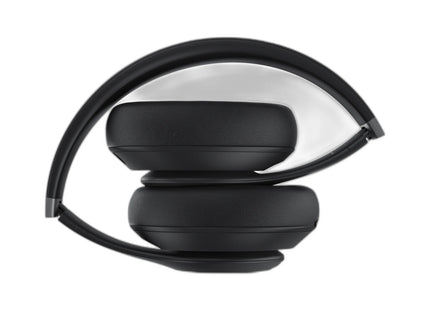 Beats Studio Pro in Black