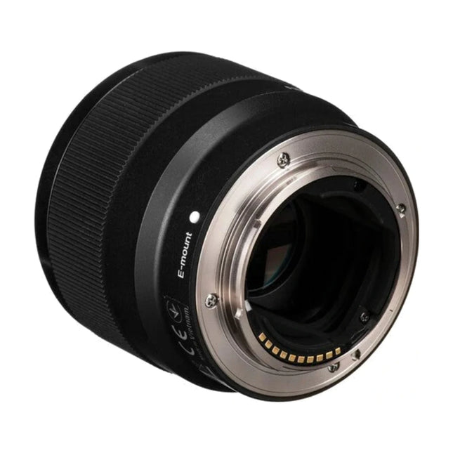 Sony FE 50mm f/1.8 – Standard Prime Lens — side view